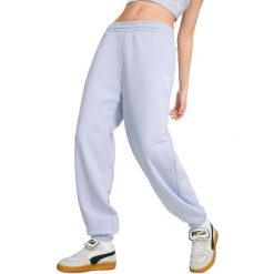 Spodnie Puma Wardrobe Ess Relaxed Sweatpants Tr Cl Co, Dla obu płci. Niebieskie spodnie materiałowe damskie Puma, bez wzorów, z bawełny. Za 290.00 zł.