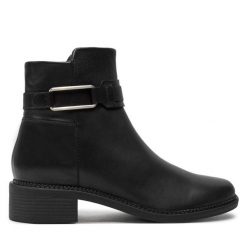 Botki Clarks. Czarne botki damskie Clarks, bez obcasa, na płaskiej podeszwie, bez zapięcia. Za 419.99 zł.
