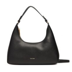 Torebka Calvin Klein. Czarne torebki klasyczne damskie Calvin Klein, bez dodatków. Za 339.99 zł.
