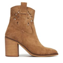Botki DeeZee. Brązowe botki damskie DeeZee, bez obcasa, na słupku, bez zapięcia. Za 169.99 zł.