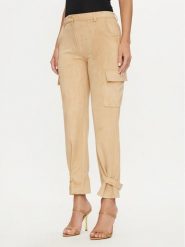 Guess Spodnie materiałowe New Marzia W4YB08 WE0L0 Beżowy Relaxed Fit. Brązowe spodnie materiałowe damskie Guess, z aplikacjami, z materiału. Za 339.99 zł.