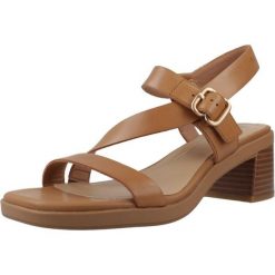 Sandały CLARKS 26186895C Brązowy. Brązowe sandały damskie Clarks, bez wzorów, ze skóry, bez obcasa, bez zapięcia. Za 318.99 zł.