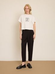 BGN Koszulka w kolorze kremowym rozmiar: 36. Brązowe bluzki damskie BGN, bez wzorów, bez kołnierzyka, bez ramiączek. Za 56.99 zł.