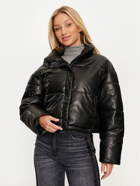 REPLAY Kurtka zimowa W7873 .000.85056 Czarny Regular Fit. Czarne kurtki damskie Replay, na zimę, s, bez wzorów, z syntetyku, bez kaptura. Za 619.00 zł.