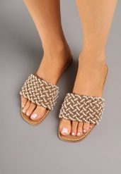 Ciemnobeżowe Klapki z Koralikami w Stylu Boho Sorea. Brązowe klapki damskie Born2be, z aplikacjami, bez obcasa, na obcasie, bez zapięcia. Za 79.99 zł.