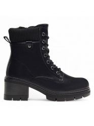 Clara Barson Trzewiki LAIA WS6180-02 Czarny. Czarne botki damskie Clara Barson, ze skóry, bez obcasa, na słupku, bez zapięcia. Za 159.99 zł.