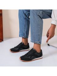 Lov'it Sneakersy w kolorze czarnym rozmiar: 39. Czarne obuwie sportowe damskie Lov'It, bez zapięcia. Za 104.99 zł.