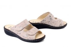 DR. BRINKMANN 700735-08 beige, klapki damskie. Brązowe klapki damskie Dr. Brinkmann, bez wzorów, ze skóry, bez obcasa, bez zapięcia. Za 394.90 zł.