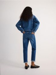 Jeansy boyfriend slim - granatowy. Niebieskie jeansy damskie Reserved, z podwyższonym stanem. W wyprzedaży za 99.99 zł.