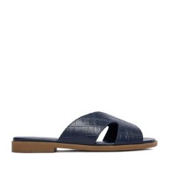 Klapki Lasocki. Niebieskie klapki damskie Lasocki, bez wzorów, bez obcasa, bez zapięcia. Za 149.99 zł.