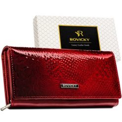 Duży, czerwony portfel damski z lakierowanej skóry naturalnej, wyposażony w system RFID Rovicky RPN-20A-RSP. Czerwone portfele damskie ROVICKY, z aplikacjami, ze skóry. Za 71.99 zł.