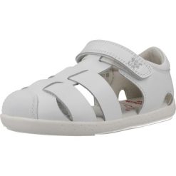 Sandały GARVALIN 252326G Biały. Białe sandały damskie Garvalin, bez wzorów, ze skóry, bez obcasa, bez zapięcia. Za 223.99 zł.