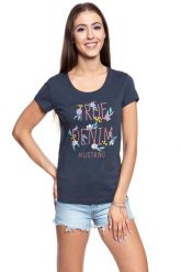 MUSTANG T SHIRT DAMSKI Alexia C Print 1009728 4085. T-shirty damskie Mustang, s, bez wzorów, bez kołnierzyka. W wyprzedaży za 39.99 zł.