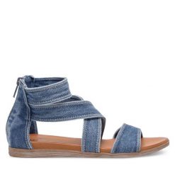 Sandały Mustang. Niebieskie sandały damskie Mustang, bez wzorów, bez obcasa, na płaskiej podeszwie, bez zapięcia. Za 179.99 zł.