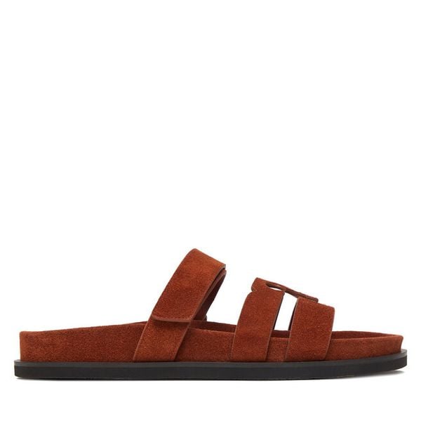 Klapki Tory Burch. Brązowe klapki damskie Tory Burch, bez wzorów, bez obcasa, bez zapięcia. Za 1,197.99 zł.