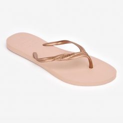 Japonki damskie Havaianas Fantasia. Czerwone klapki damskie Havaianas, bez wzorów, z kauczuku, bez obcasa, bez zapięcia. Za 89.99 zł.