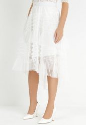 Biała Rozkloszowana Spódnica z Falbankami Warda. Białe spódnice damskie Born2be, m, z aplikacjami, midi. Za 139.99 zł.