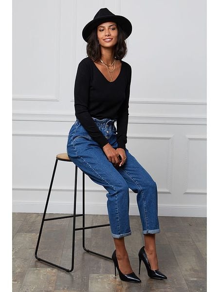 L'armoire de Suzette Sweter w kolorze czarnym rozmiar: 34/36. Czarne swetry klasyczne damskie L'armoire de Suzette, l, z kaszmiru, bez kołnierzyka. Za 73.99 zł.