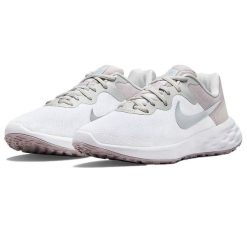 Buty do Biegania damskie Nike Revolution 6 NN PRM. Białe obuwie sportowe damskie Nike, bez zapięcia, do biegania, Nike Revolution. Za 238.50 zł.
