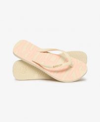 Superdry Klapki Core Logo z gumy – RICE WHITE/CORAL. Białe klapki damskie Superdry, bez wzorów, bez obcasa, bez zapięcia. Za 134.00 zł.