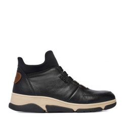 Botki Rieker. Czarne botki damskie Rieker, bez obcasa, na koturnie, bez zapięcia. Za 399.99 zł.