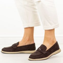 Brązowe mokasyny damskie Vinceza 62273. Brązowe mokasyny damskie VINCEZA, na lato, z jeansu, z okrągłym noskiem, bez obcasa. W wyprzedaży za 139.92 zł.