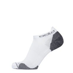 Skarpety do biegania dla dorosłych Odlo Socks short Ceramicool RUN. Zielone skarpetki damskie ODLO, bez wzorów. Za 63.82 zł.