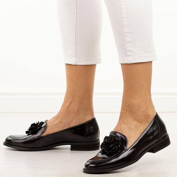 Czarne nap skórzane Polskie mokasyny damskie Deoni D110. Czarne mokasyny damskie Deoni, na jesień, z jeansu, bez obcasa. Za 429.00 zł.