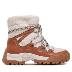 Botki Clarks. Brązowe botki damskie Clarks, bez obcasa, na płaskiej podeszwie, bez zapięcia. Za 639.99 zł.