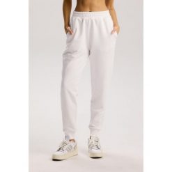 Damskie spodnie dresowe Rough Radical Cotton Active Joggers. Białe spodnie dresowe damskie ROUGH RADICAL, s, bez wzorów, z dresówki. W wyprzedaży za 144.42 zł.