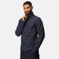Męska kurtka softshell Ablaze z nadrukiem. Fioletowe bluzki damskie Regatta, m, bez wzorów, z materiału, bez kołnierzyka, bez ramiączek. Za 135.99 zł.