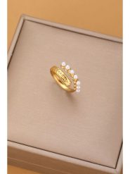 Atelier MIU Pozłacany pierścionek z perłami rozmiar: onesize. Białe pierścionki damskie atelier MIU, z perłą, pozłacane. Za 34.99 zł.