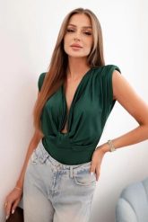 Bluzka body damska satynowa z głębokim dekoltem zielona. Zielone bluzki damskie Kesi Włoski, l, bez wzorów, z elastanu, eleganckie, bez kołnierzyka, bez ramiączek. Za 142.18 zł.