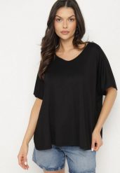 Czarny T-shirt z Wiskozą o Kroju Nietoperza Liosma. Czarne t-shirty damskie Born2be, bez wzorów, z jeansu, bez kołnierzyka. Za 59.99 zł.