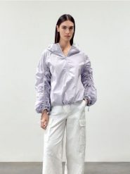 Kurtka z marszczeniami - pastelowy róż. Czerwone kurtki damskie Reserved, l, bez wzorów, z nylonu, bez kaptura. W wyprzedaży za 119.99 zł.