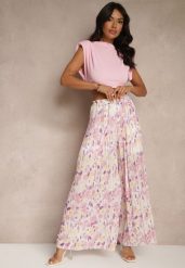 Jasnofioletowe Spodnie High Waist Zdobione Plisami i Kwiatowym Printem Folamea. Fioletowe spodnie materiałowe damskie Renee, z aplikacjami, z jeansu. Za 89.99 zł.