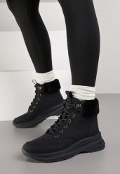 Czarne Trapery na Grubej Podeszwie Ozdobione Futerkiem Furitte. Czarne trapery damskie Born2be, z futra, bez zapięcia. Za 139.99 zł.