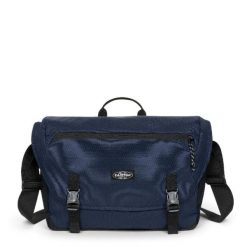 Torba na ramię Eastpak Courier Pro. Niebieskie torby na laptopa Eastpak, bez wzorów, z materiału. Za 362.00 zł.
