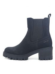 GAP Botki w kolorze czarnym na obcasie rozmiar: 36. Czarne botki damskie GAP, eleganckie, bez obcasa, na obcasie, bez zapięcia. Za 174.95 zł.