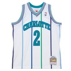 Koszulka Nba Charlotte Hornets Larry Johnson. Białe koszulki damskie Mitchell & Ness, bez wzorów, bez kołnierzyka, bez ramiączek. Za 517.00 zł.