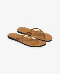 Superdry Plecione klapki z ekologicznej skóry – Argan Oil Brown. Brązowe klapki damskie Superdry, bez wzorów, ze skóry, bez obcasa, bez zapięcia. Za 129.40 zł.