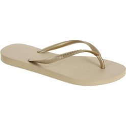 Japonki damskie Havaianas Slim. Brązowe klapki damskie Havaianas, bez wzorów, z kauczuku, bez obcasa, bez zapięcia. Za 119.99 zł.