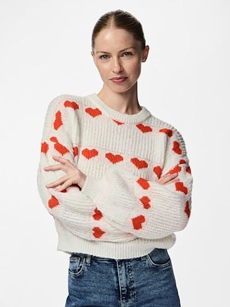 Pieces Sweter w kolorze biało-czerwonym rozmiar: XL. Białe swetry klasyczne damskie Pieces, xl, ze splotem, bez kołnierzyka. Za 56.93 zł.