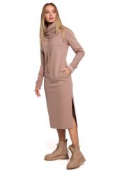 Dzianinowa Długa Sukienka z Wysokim Kołnierzem - Cappuccino. Czarne sukienki damskie MOE, bez wzorów, z bawełny, bez ramiączek. Za 308.90 zł.