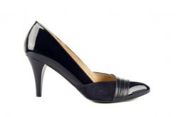 Czółenka Bayla-097 LSZ6884-205 Granat, Skóra naturalna lakierowana - 40. Niebieskie czółenka damskie Bayla, bez wzorów, z lakierowanej skóry, bez obcasa, na obcasie. W wyprzedaży za 89.10 zł.