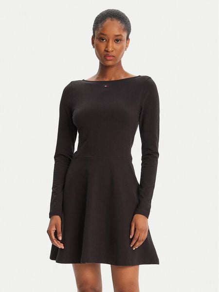 Tommy Jeans Sukienka codzienna Essential DW0DW21745 Czarny Regular Fit. Czarne sukienki damskie Tommy Jeans, bez wzorów, z bawełny, bez ramiączek. Za 209.99 zł.