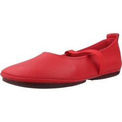 Sandały CAMPER GOBI ISLA Czerwony. Czerwone sandały damskie Camper, bez wzorów, ze skóry, bez obcasa, bez zapięcia. Za 575.90 zł.