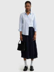 Spódnica damska midi plisowana granatowa Drumia 403. Niebieskie spódnice damskie Big Star, na jesień, l, w ażurowe wzory, eleganckie, midi. W wyprzedaży za 139.99 zł.