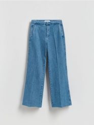 Jeansy flare z kantem - niebieski. Niebieskie jeansy damskie Reserved. Za 129.99 zł.