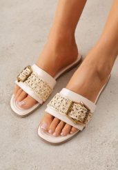 Beżowe Klapki Płaskie z Plecionką i Ozdobną Klamrą Sharvia. Brązowe klapki damskie Born2be, bez wzorów, z jeansu, bez obcasa, na płaskiej podeszwie, bez zapięcia. Za 79.99 zł.